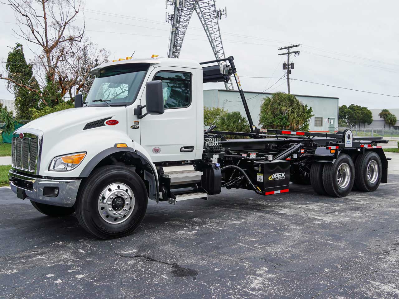 2026 PETERBILT 548 ROLL OFF TRUCK FOR SALE 2026 PETERBILT 548 ROLL OFF TRUCK FOR SALE - image 2 of 6