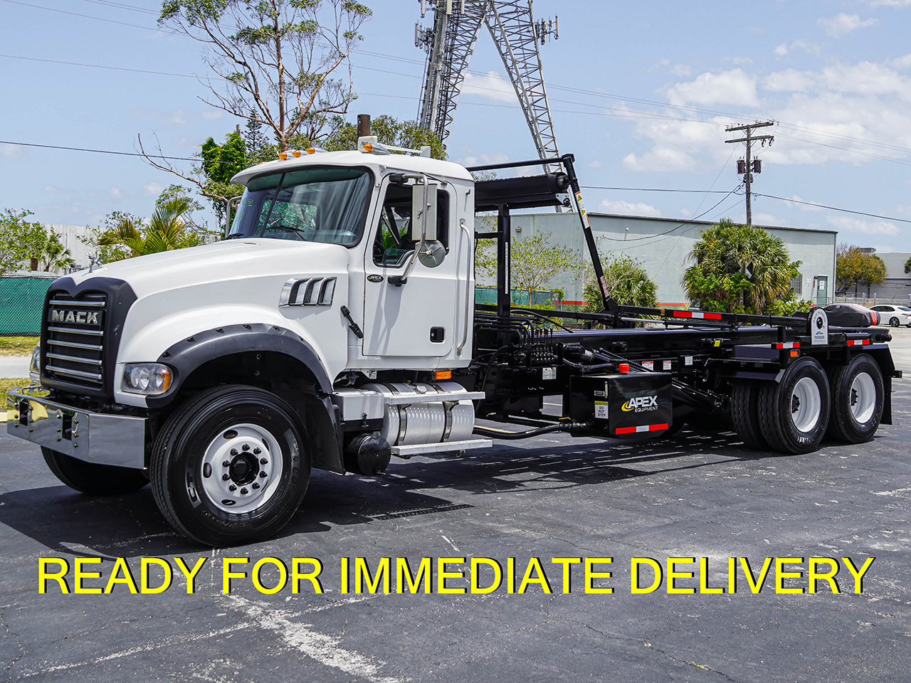2008 MACK GRANITE ROLL OFF TRUCK FOR SALE - image 2 of 6