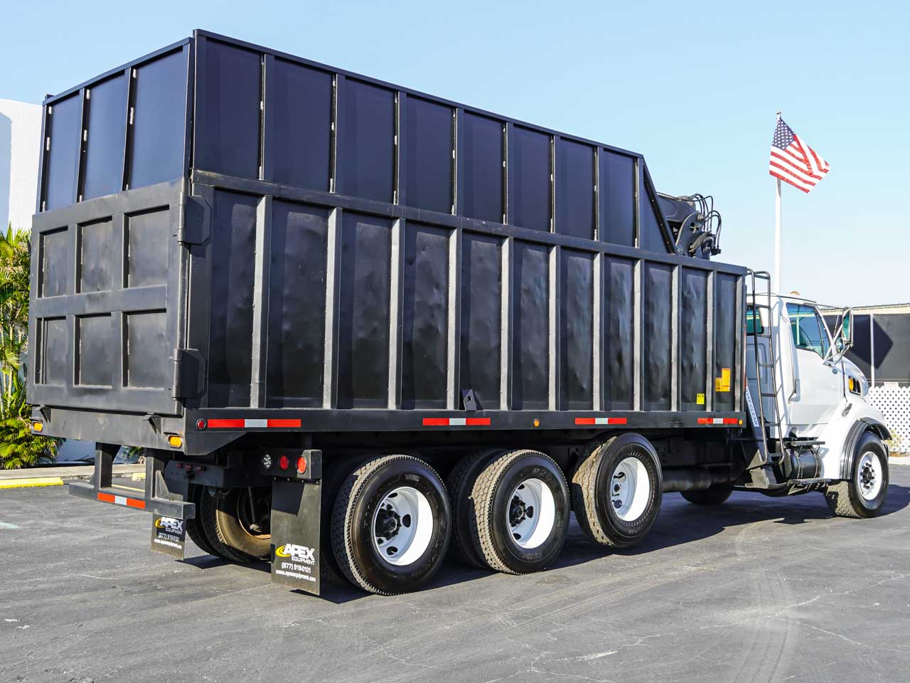 2004 STERLING LT9500 GRAPPLE TRUCK FOR SALE 2004 STERLING LT9500 GRAPPLE TRUCK FOR SALE - image 3 of 6