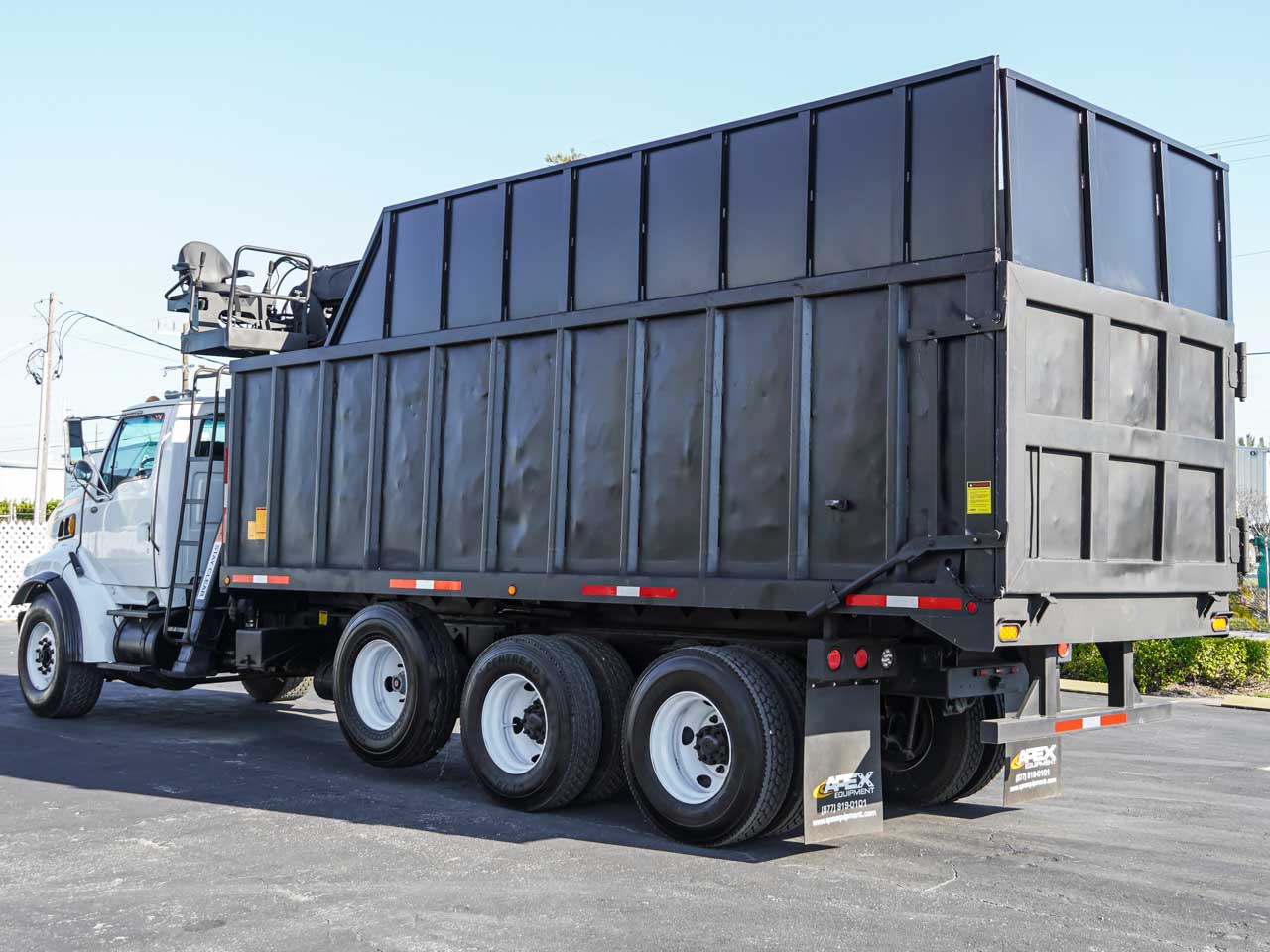 2004 STERLING LT9500 GRAPPLE TRUCK FOR SALE 2004 STERLING LT9500 GRAPPLE TRUCK FOR SALE - image 4 of 6