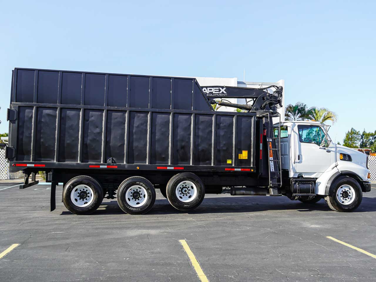 2004 STERLING LT9500 GRAPPLE TRUCK FOR SALE 2004 STERLING LT9500 GRAPPLE TRUCK FOR SALE - image 5 of 6