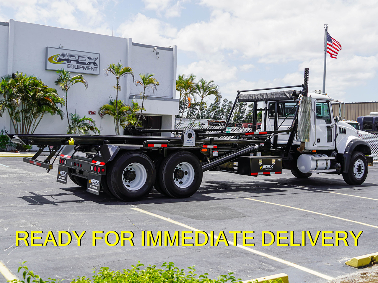 2008 MACK GRANITE ROLL OFF TRUCK FOR SALE - image 5 of 6