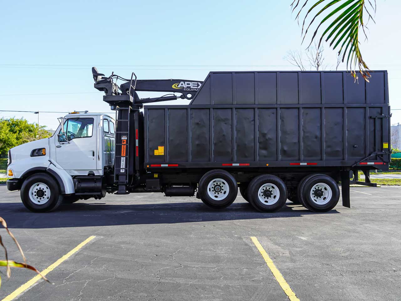 2004 STERLING LT9500 GRAPPLE TRUCK FOR SALE 2004 STERLING LT9500 GRAPPLE TRUCK FOR SALE - image 6 of 6