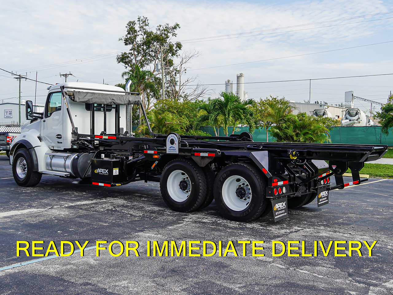 2023 T880 KENWORTH USED ROLL OFF TRUCK FOR SALE - image 6 of 6