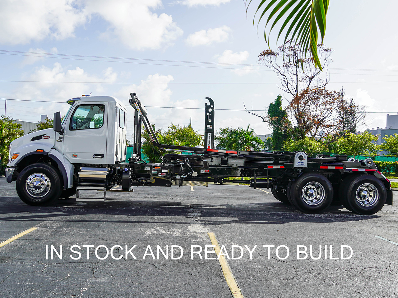 2025 PETERBILT 548 - image 5 of 6