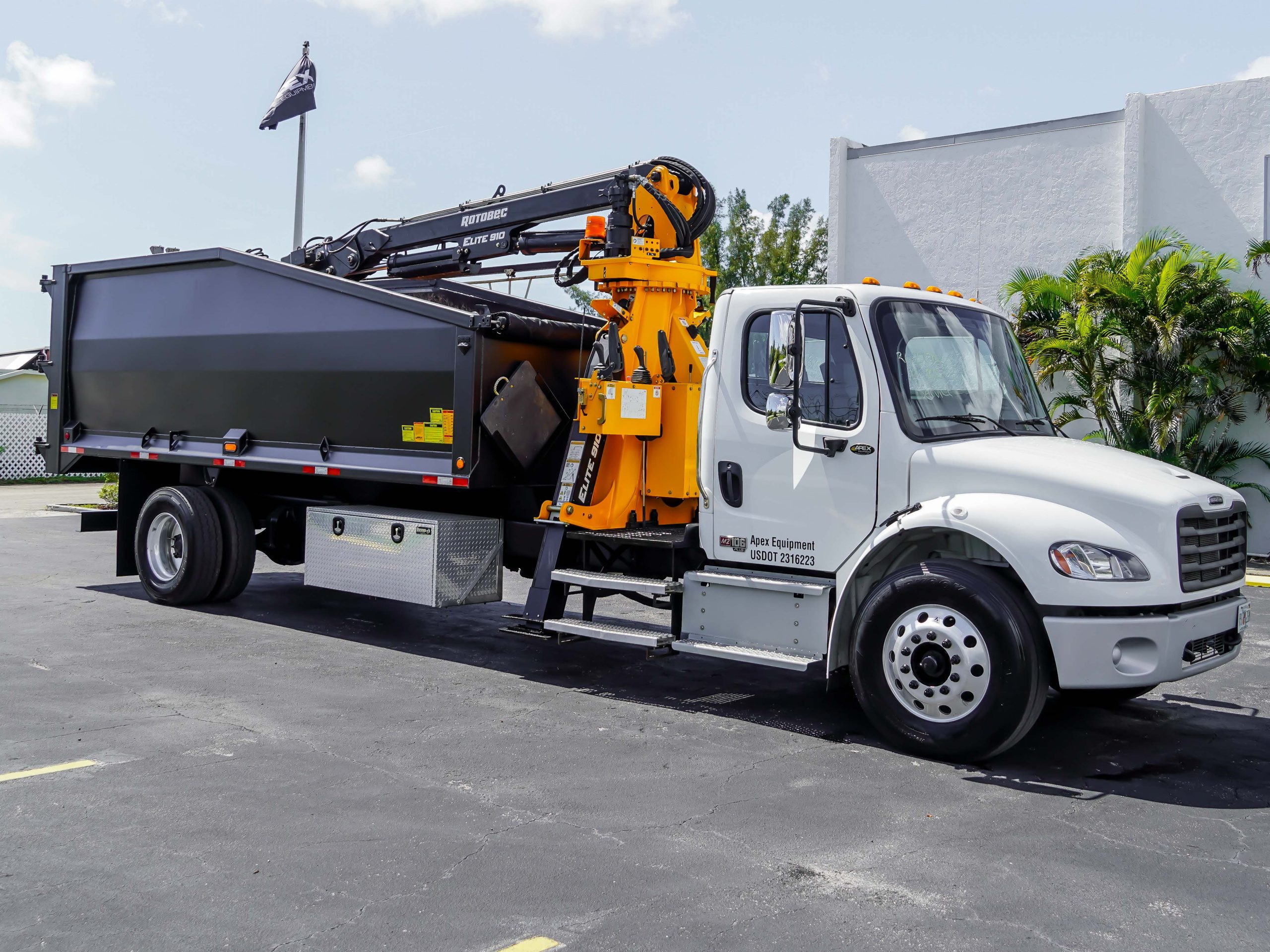 2025 FREIGHTLINER GRAPPLE ROTOBEC TRUCK 2025 FREIGHTLINER GRAPPLE ROTOBEC TRUCK - image 1 of 6