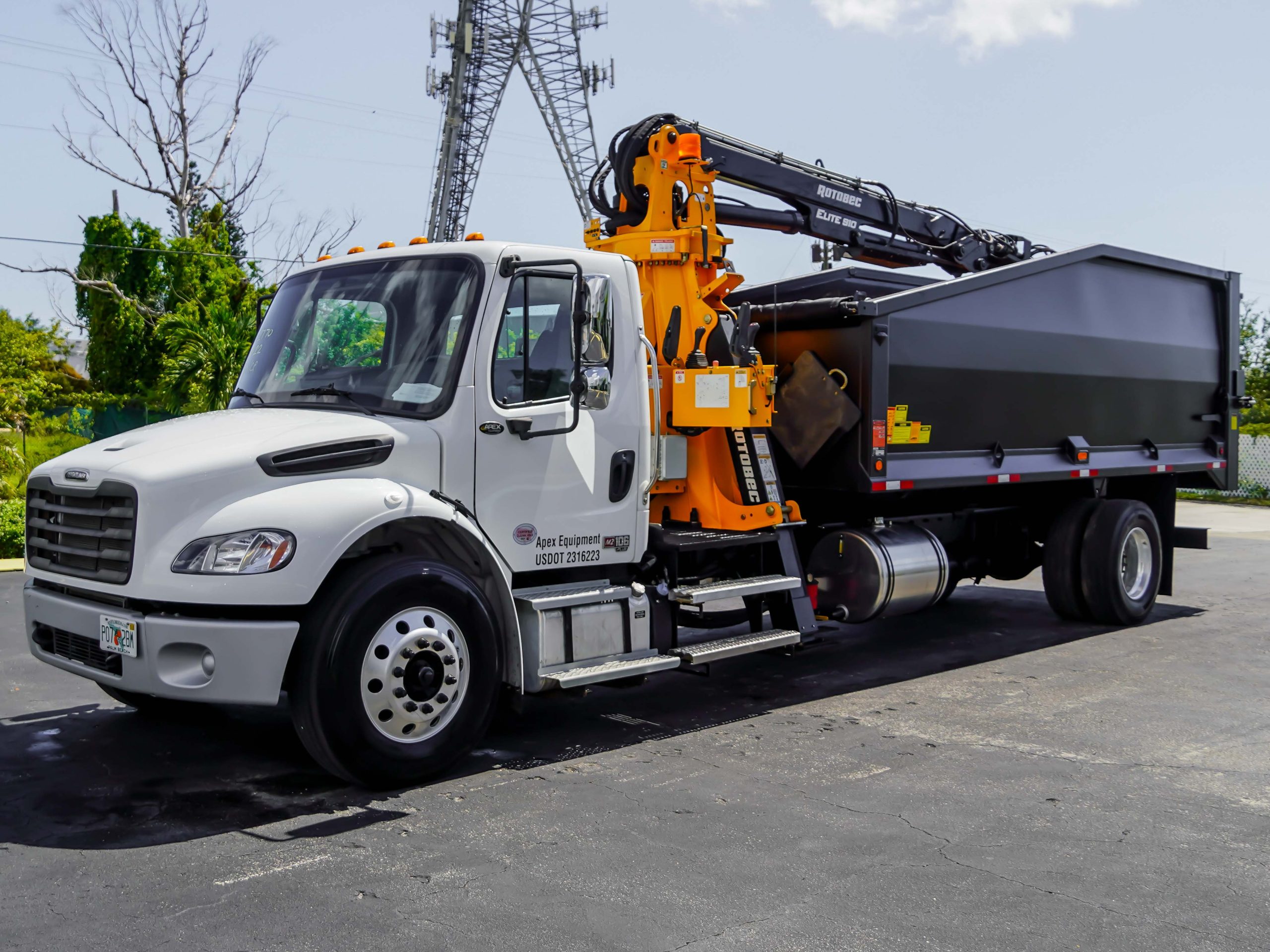 2025 FREIGHTLINER GRAPPLE ROTOBEC TRUCK 2025 FREIGHTLINER GRAPPLE ROTOBEC TRUCK - image 2 of 6