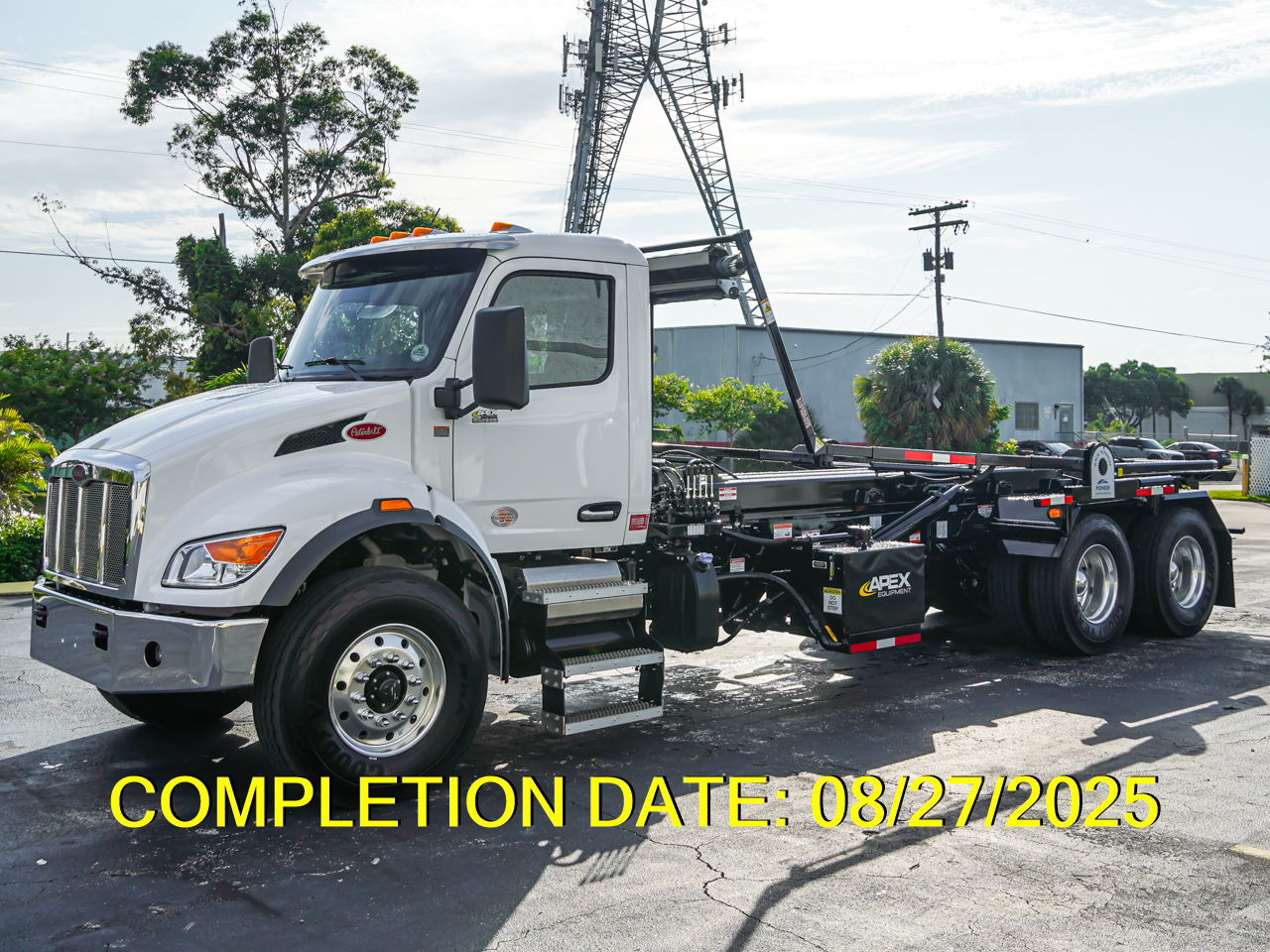 2025 548 PETERBILT - image 3 of 5