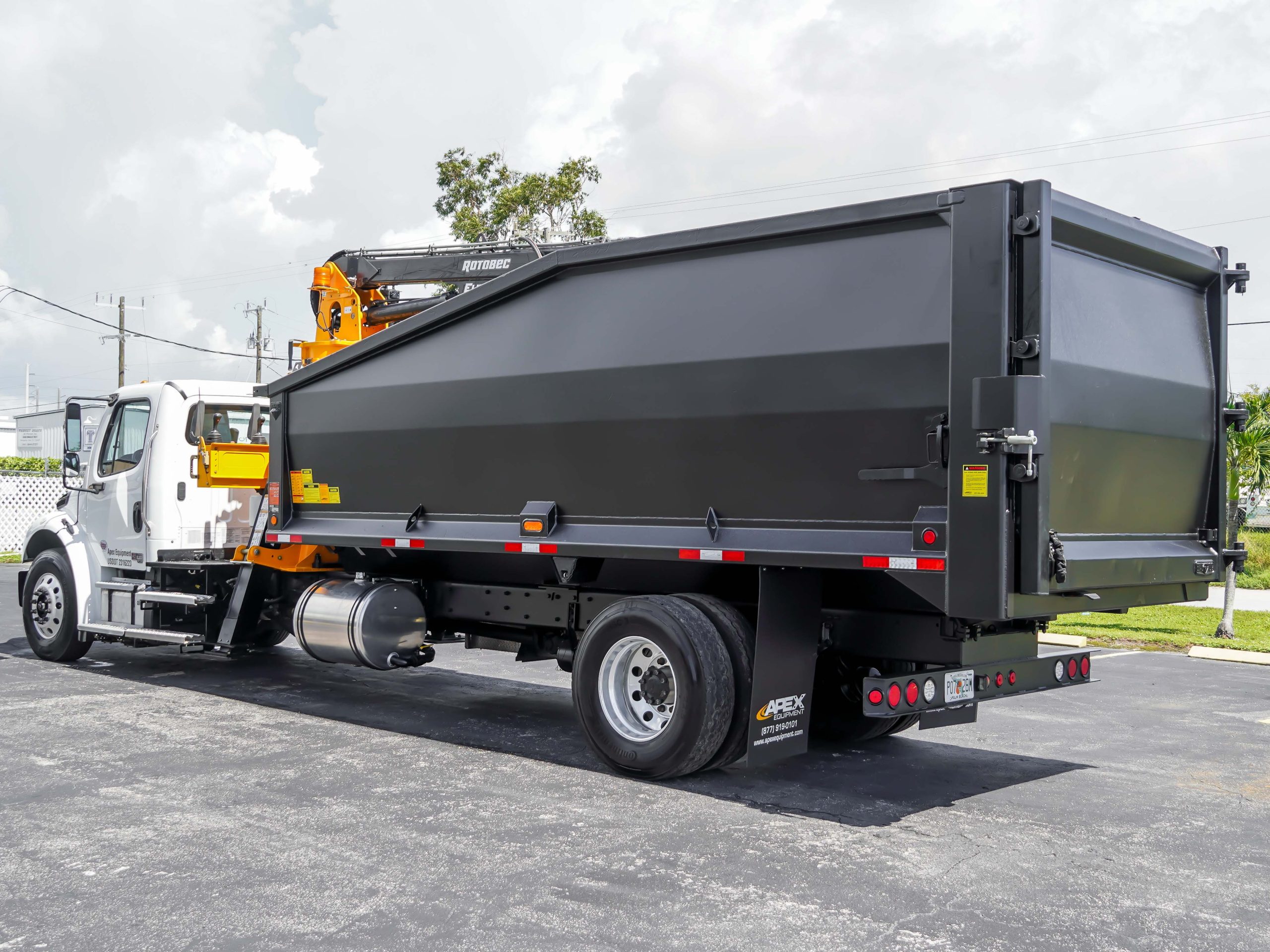 2025 FREIGHTLINER GRAPPLE ROTOBEC TRUCK 2025 FREIGHTLINER GRAPPLE ROTOBEC TRUCK - image 4 of 6