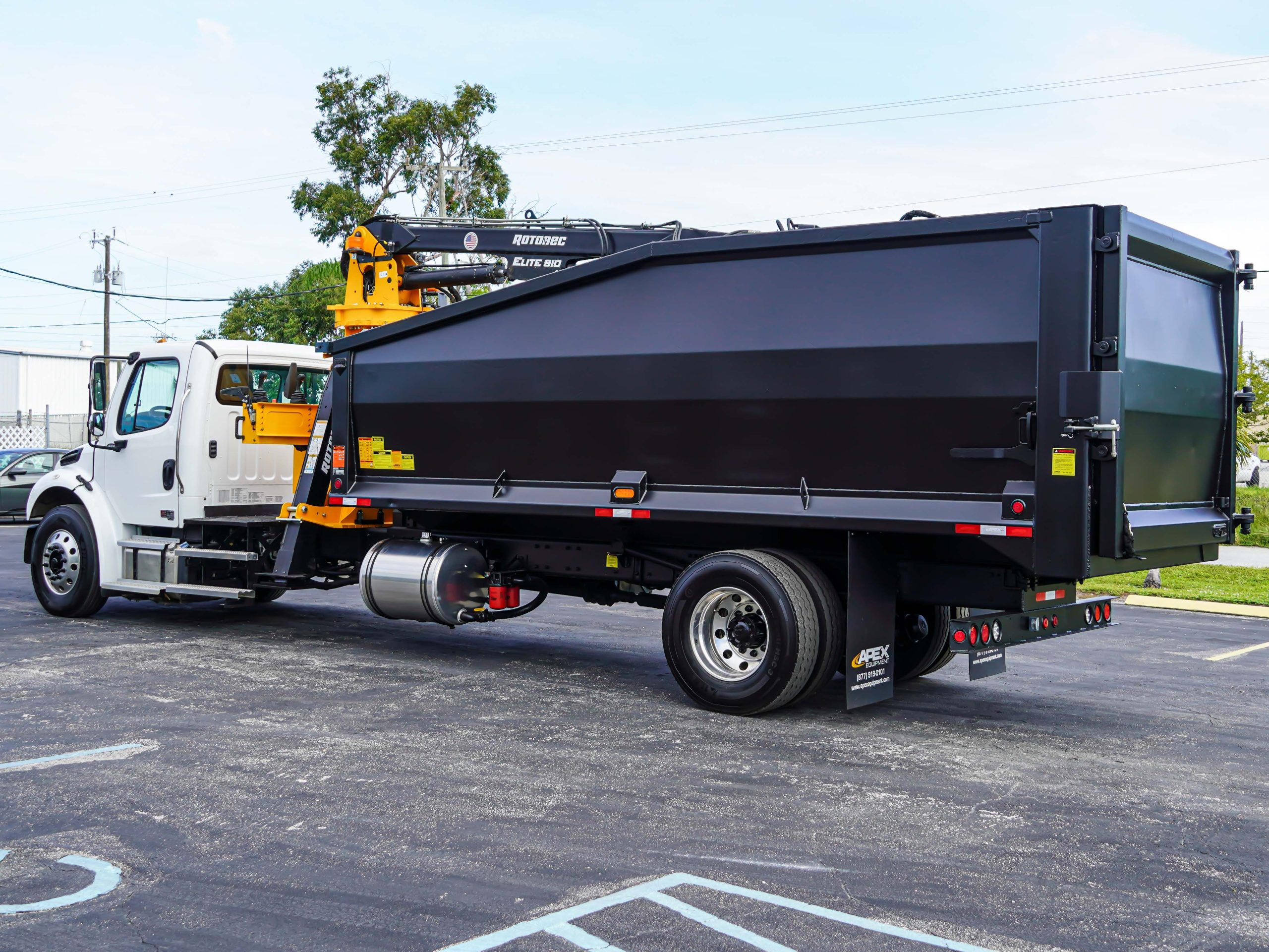 2025 FREIGHTLINER M2 LOAD N GO GRAPPLE TRUCK 2025 FREIGHTLINER M2 LOAD N GO GRAPPLE TRUCK - image 4 of 6