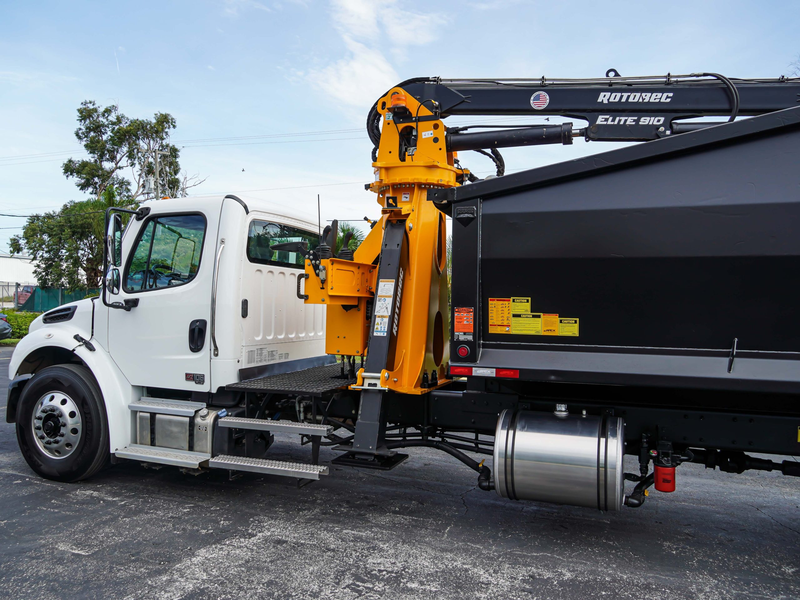 Freightliner Rotobec Grapple Truck Freightliner Rotobec Grapple Truck