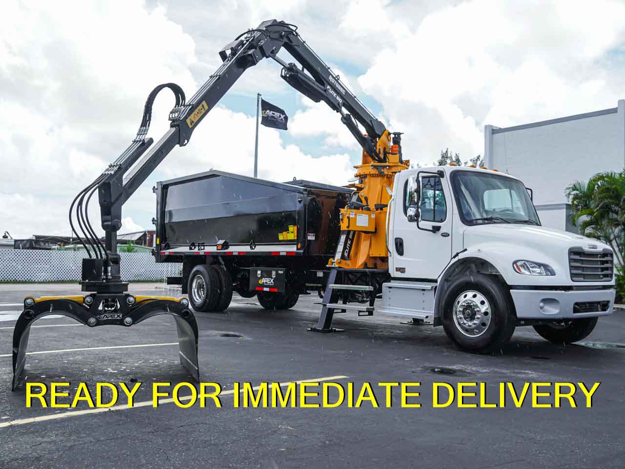 2025 FREIGHTLINER M2 LOAD N GO GRAPPLE TRUCK - image 1 of 6
