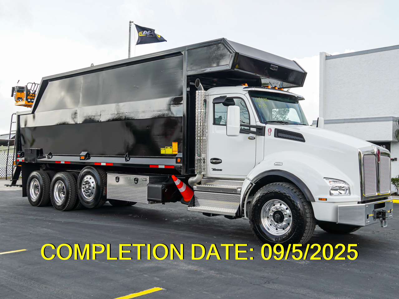 2025 KENWORTH T880 - image 2 of 6