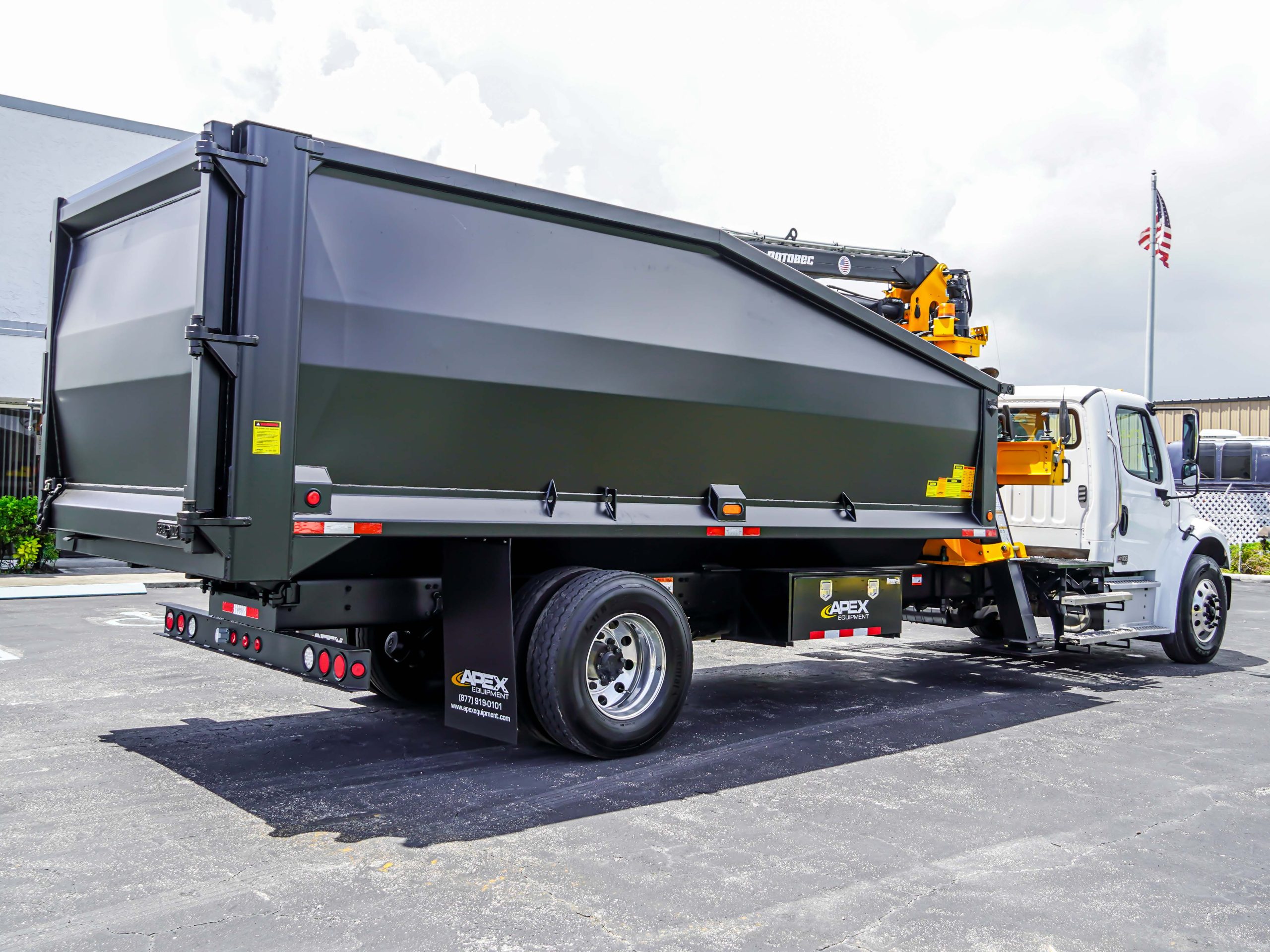 2025 FREIGHTLINER M2 LOAD N GO GRAPPLE TRUCK 2025 FREIGHTLINER M2 LOAD N GO GRAPPLE TRUCK - image 3 of 6