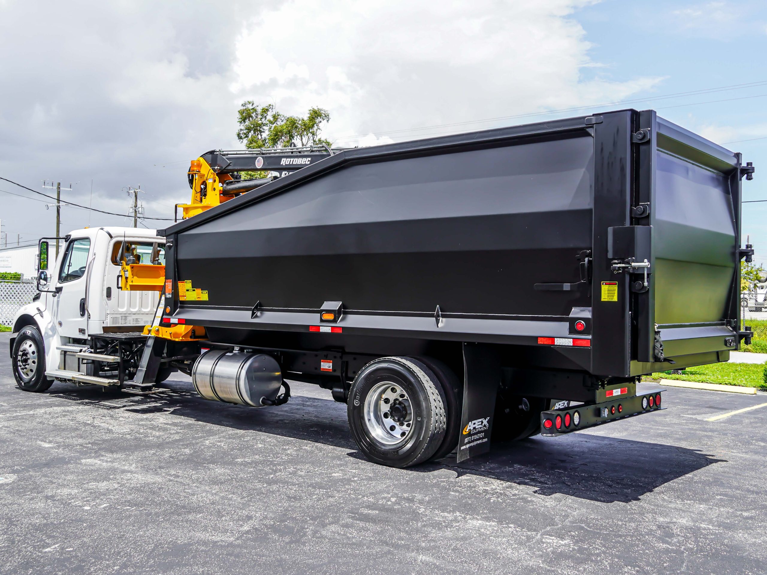 2025 FREIGHTLINER M2 LOAD N GO GRAPPLE TRUCK 2025 FREIGHTLINER M2 LOAD N GO GRAPPLE TRUCK - image 4 of 6