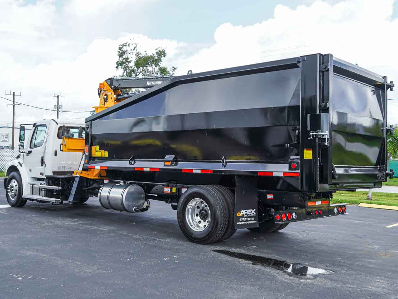 2025 FREIGHTLINER M2 LOAD N GO GRAPPLE TRUCK - image 5 of 6