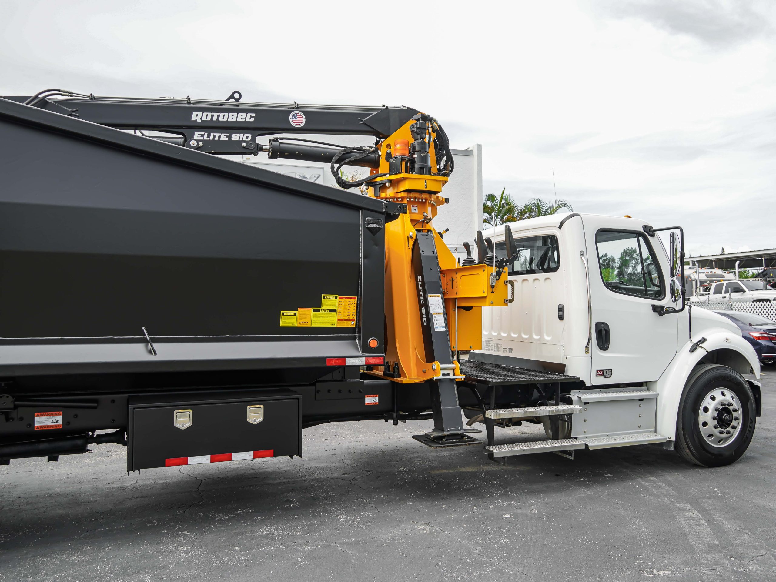 Freightliner Rotobec Grapple Truck Freightliner Rotobec Grapple Truck
