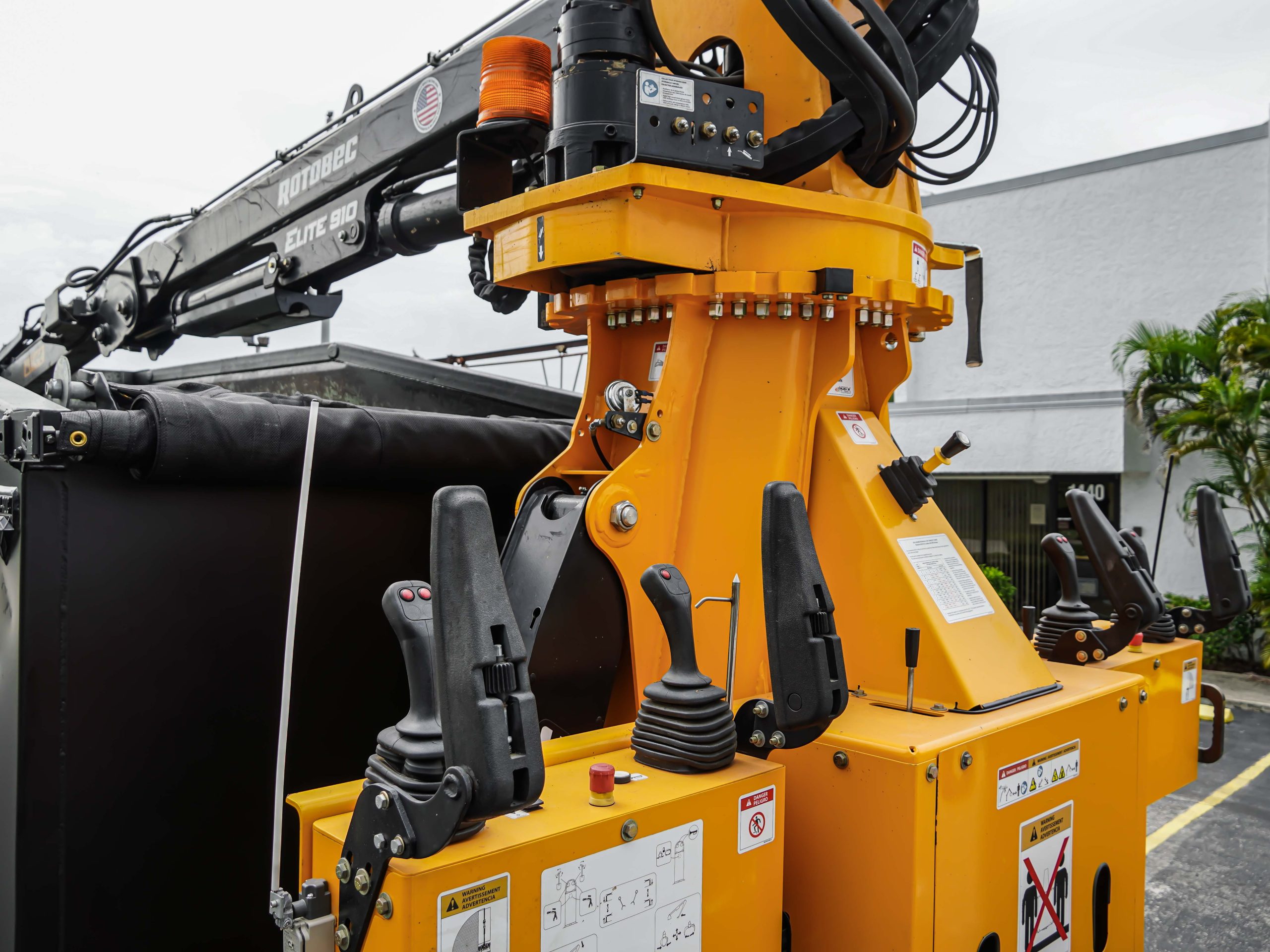 Load N Go Grapple Truck Load N Go Grapple Truck