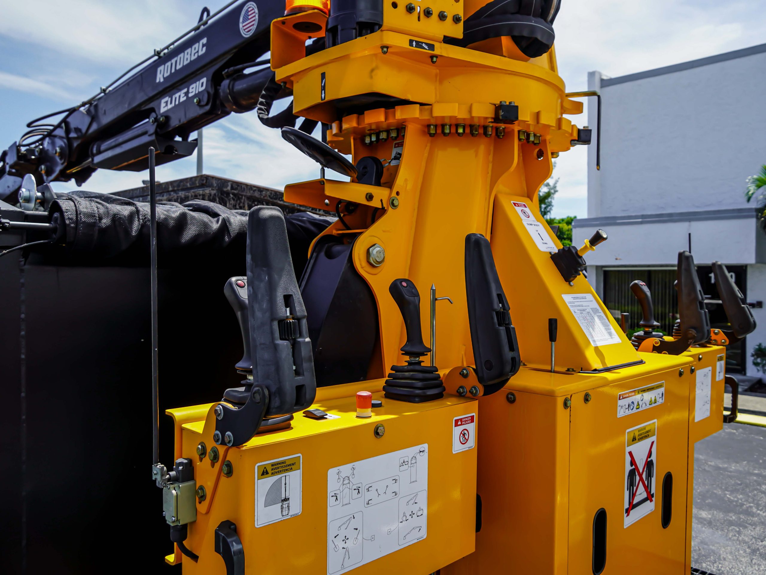 Load N Go Grapple Truck Load N Go Grapple Truck