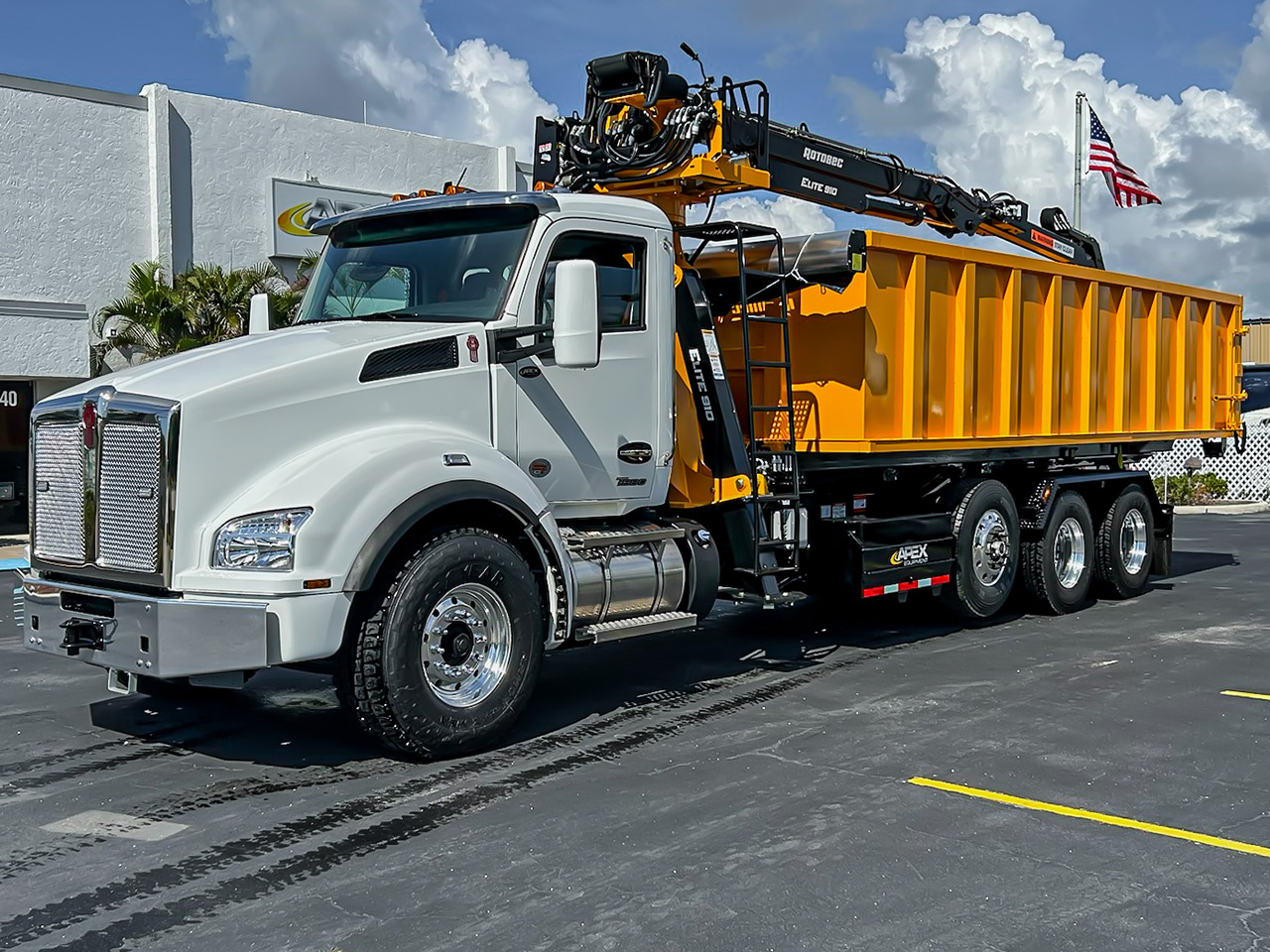 2025 KENWORTH T880 - image 2 of 4