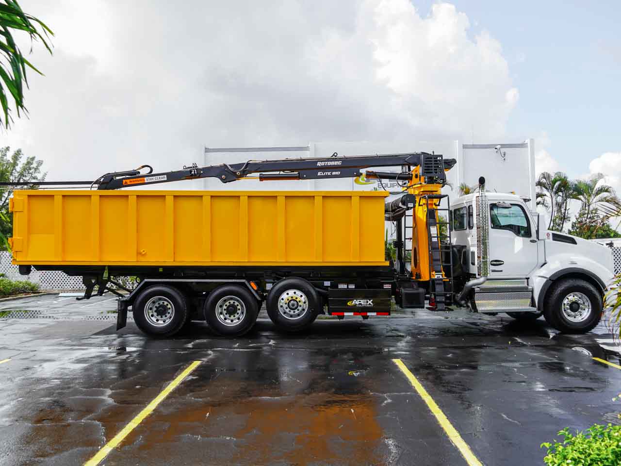 2025 KENWORTH T880 GRAPPLE ROLL OFF TRUCK - image 6 of 6
