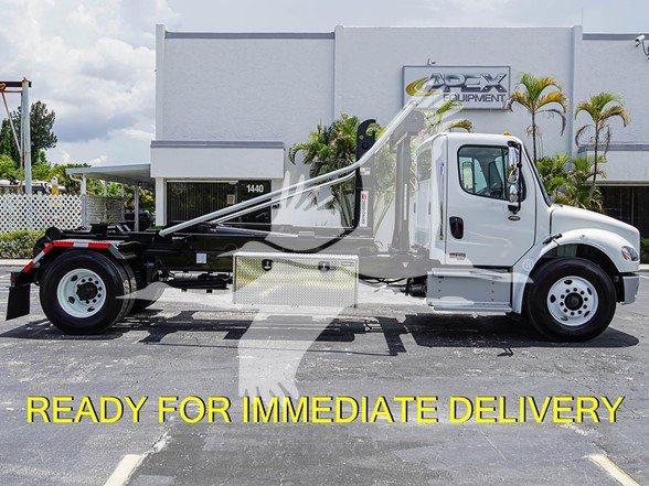 2025 BUSINESS CLASS M2 106 PLUS FREIGHTLINER - image 4 of 6