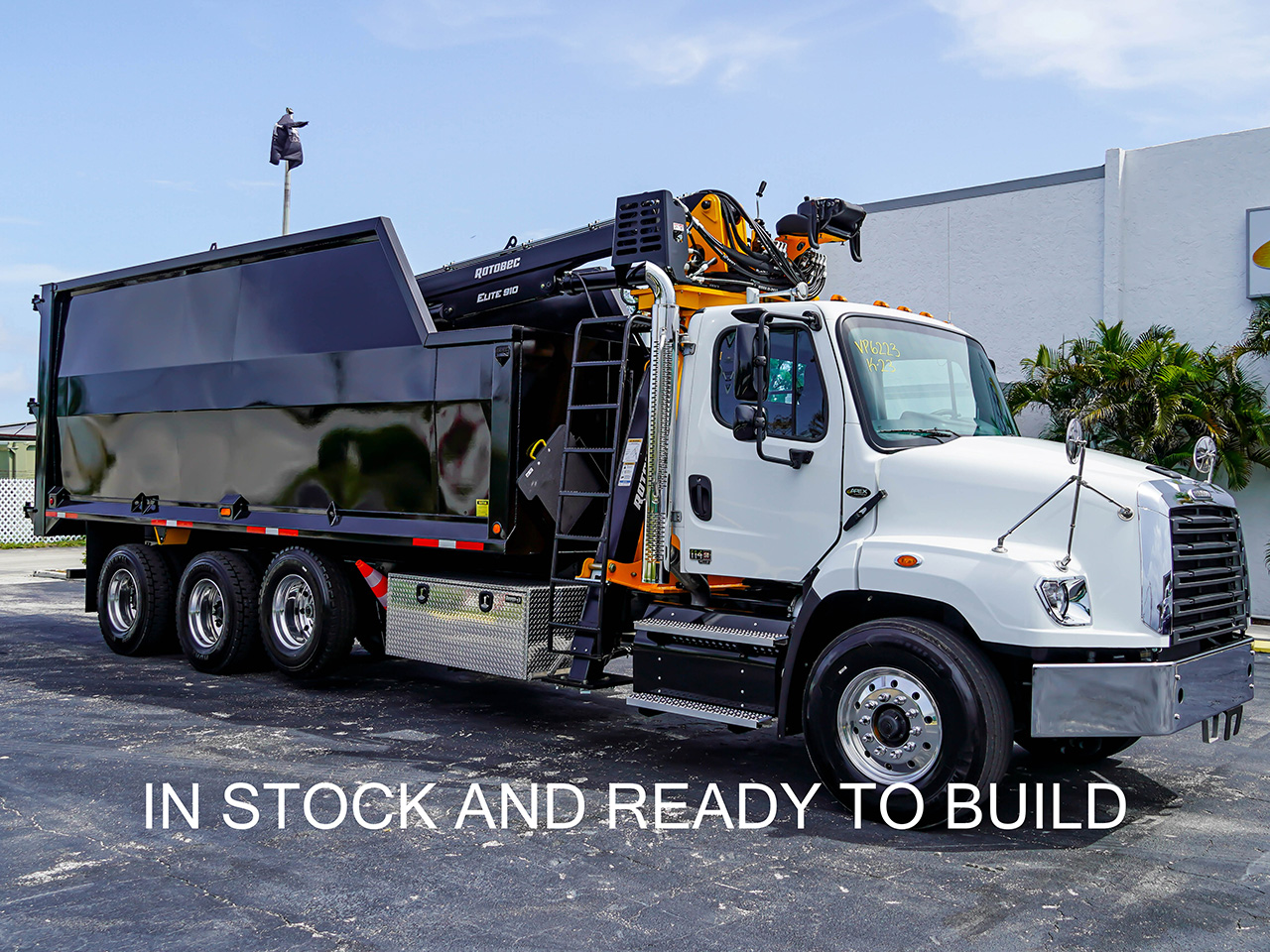 2026 FREIGHTLINER 114SD - image 1 of 6