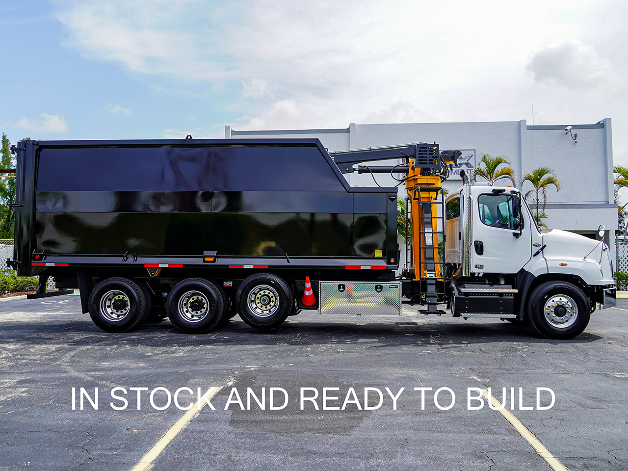 2026 FREIGHTLINER 114SD - image 5 of 6
