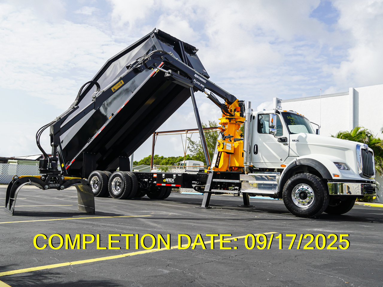 2026 INTERNATIONAL HX GRAPPLE TRUCK - image 2 of 6