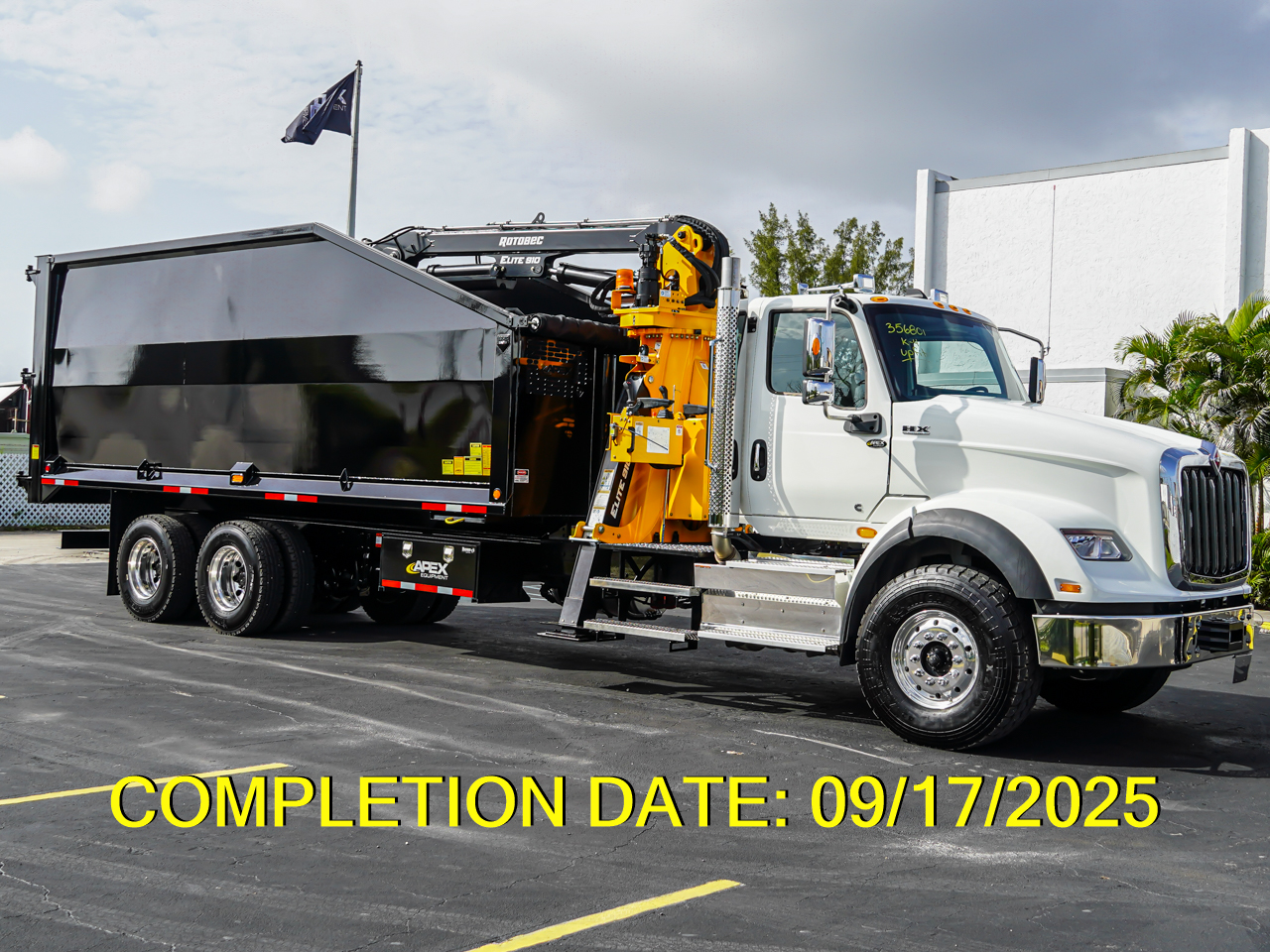 2026 INTERNATIONAL HX GRAPPLE TRUCK - image 3 of 6