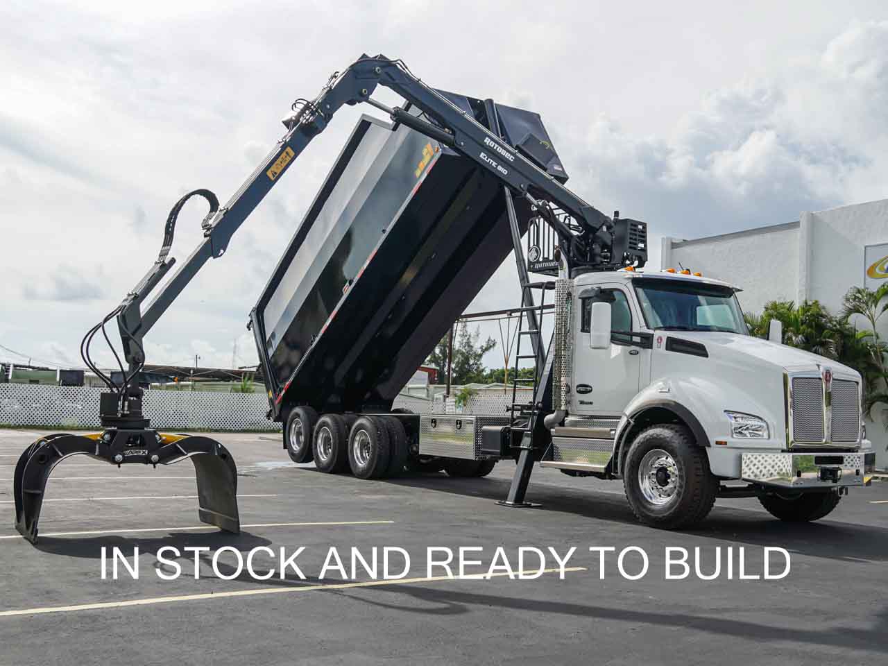 KENWORTH T880 GRAPPLE DUMP TRUCK - image 1 of 6