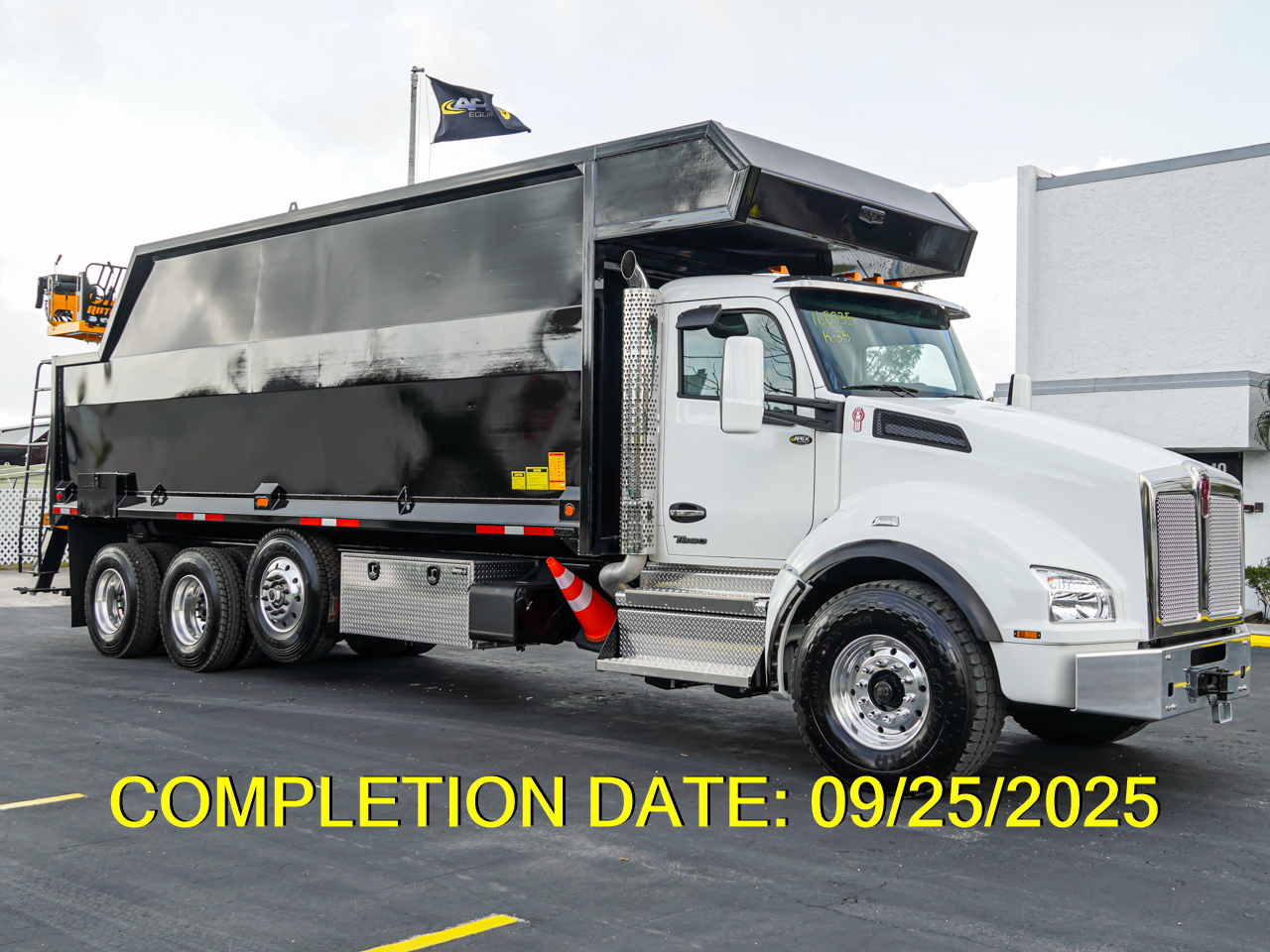 2025 KENWORTH T880 - image 1 of 6