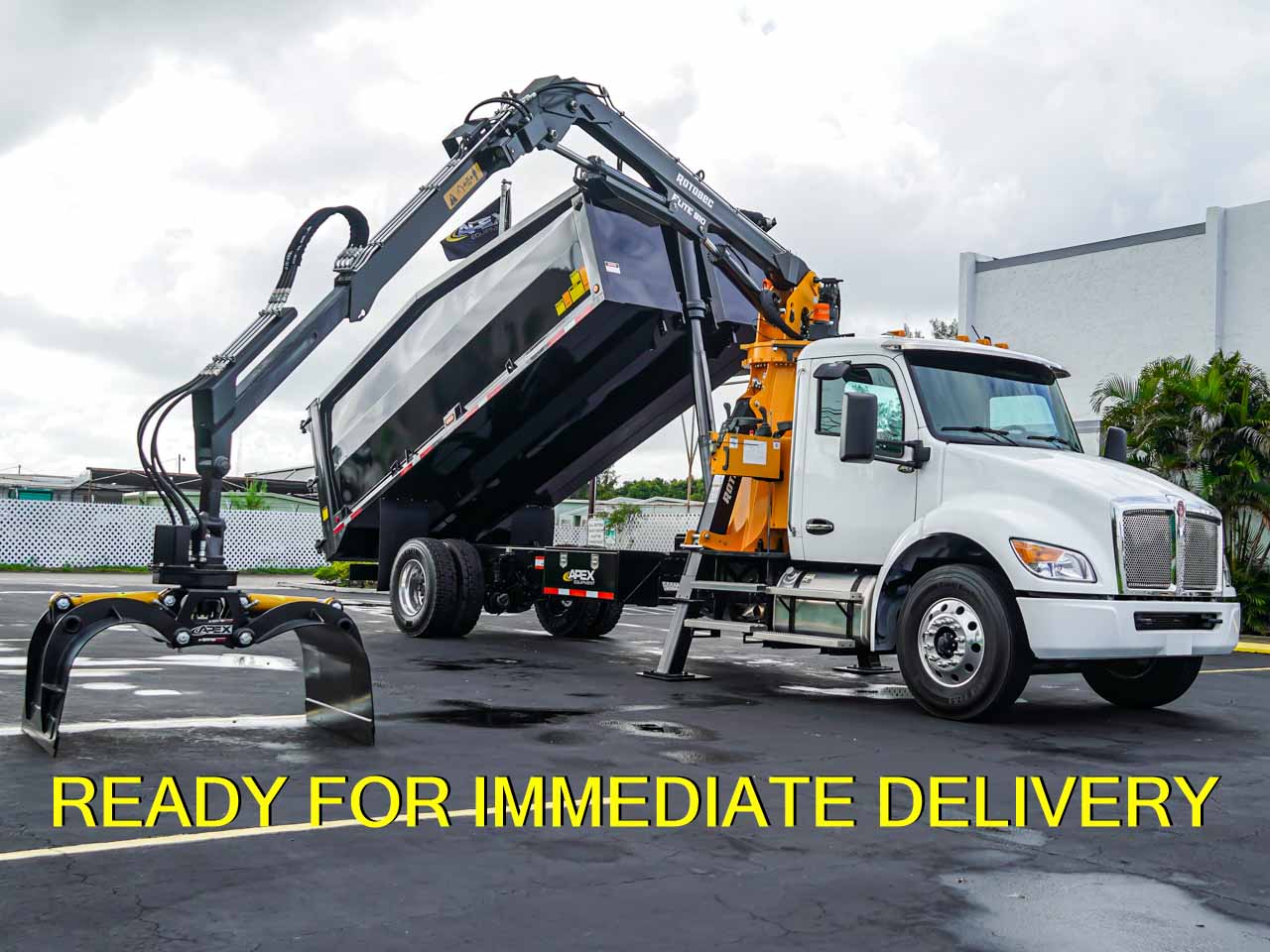 2026 KENWORTH T380 GRAPPLE TRUCK - image 1 of 6