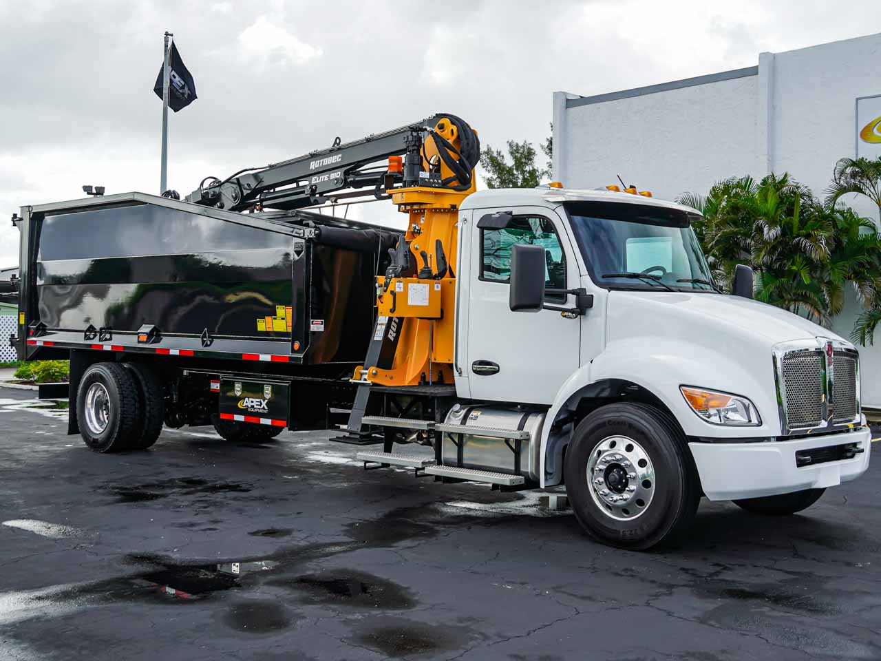 2026 KENWORTH T380 GRAPPLE TRUCK FOR SALE OR RENT - image 2 of 6