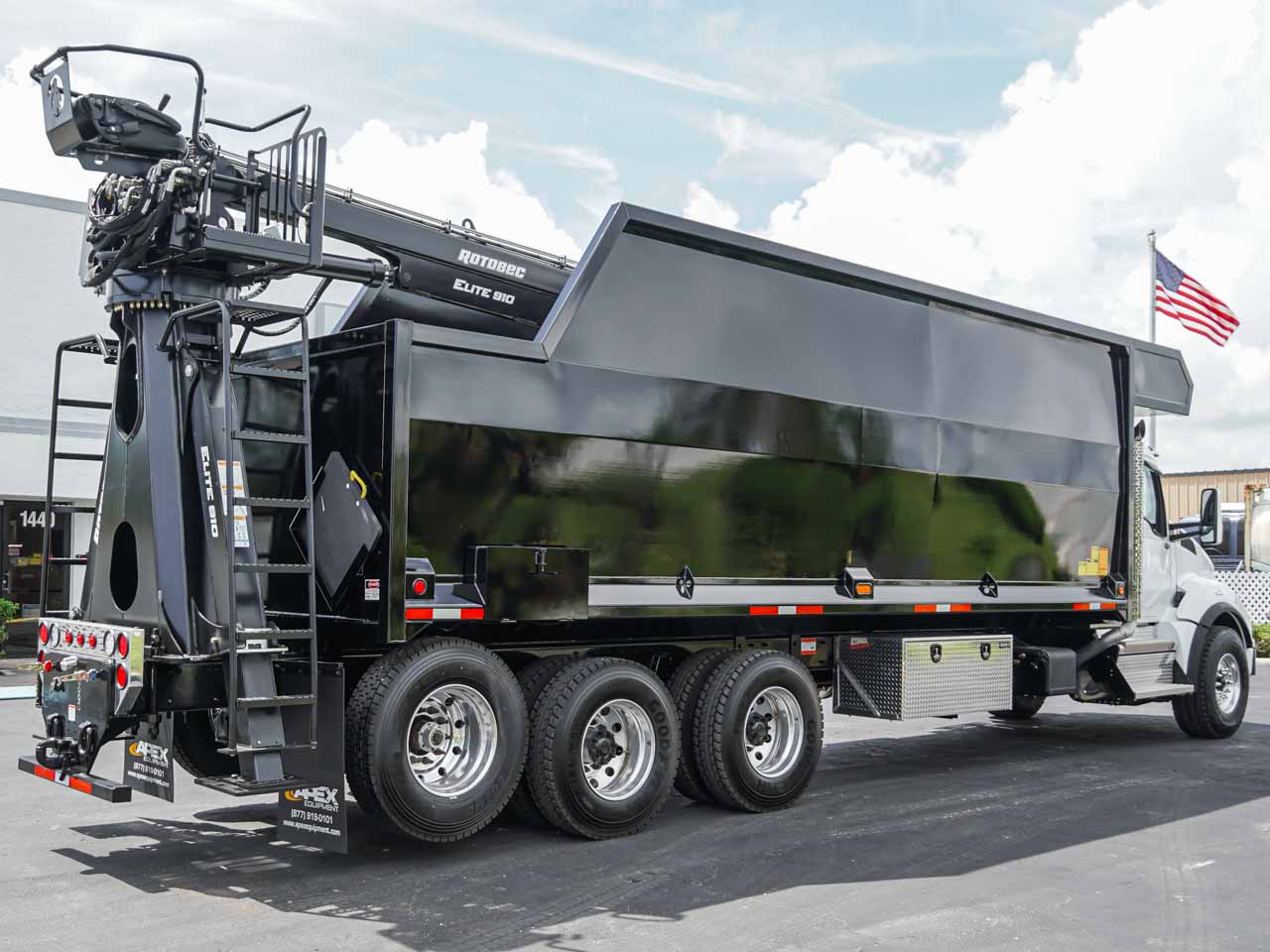 KENWORTH T880 GRAPPLE TRUCK - image 3 of 6