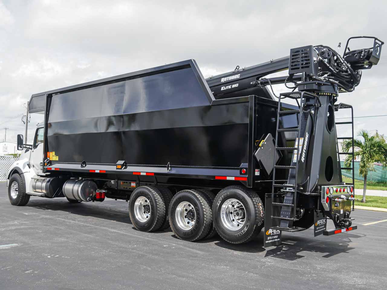 KENWORTH T880 GRAPPLE TRUCK - image 4 of 6