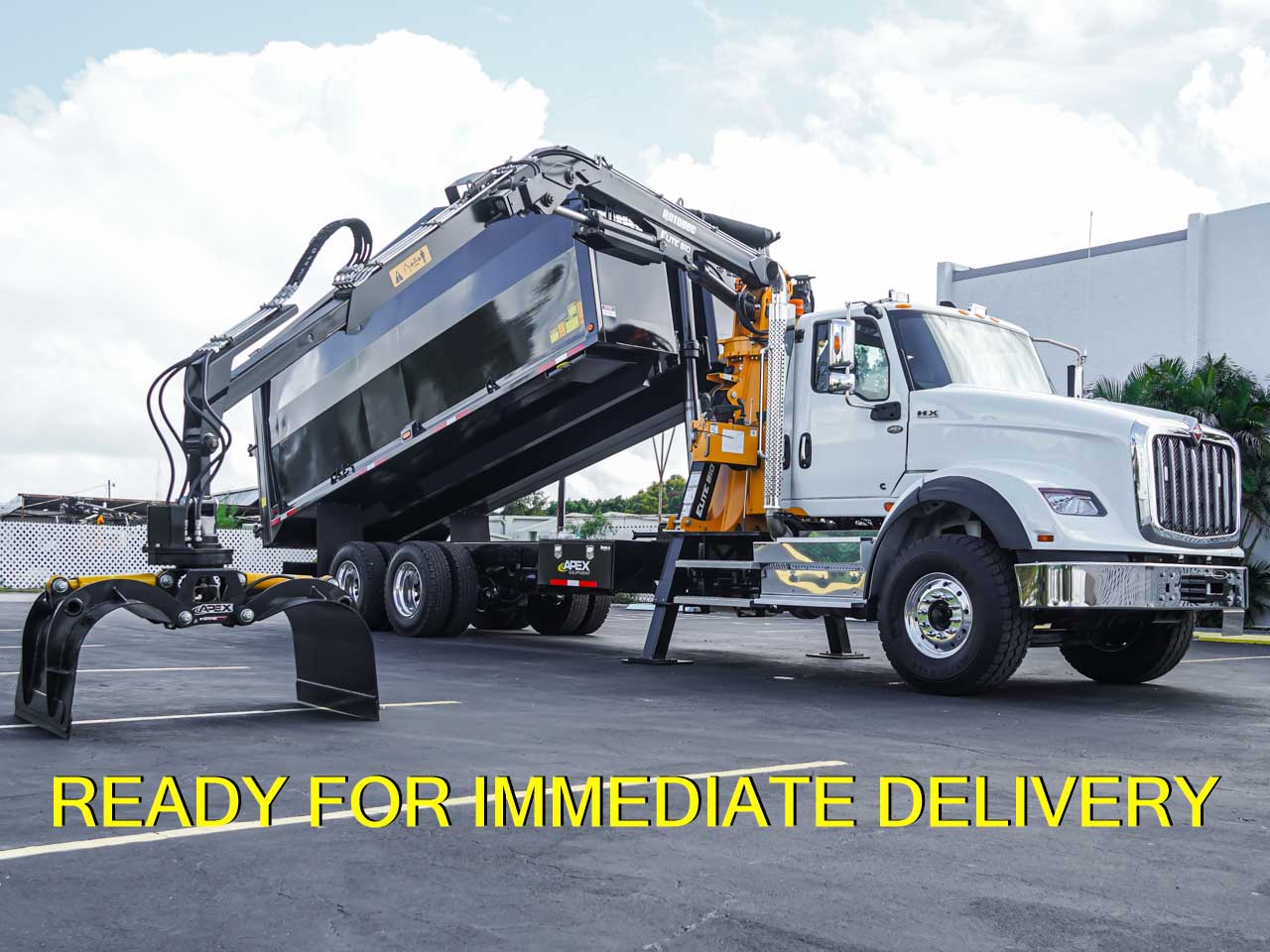 2026 INTERNATIONAL HX GRAPPLE TRUCK FOR SALE - image 1 of 6