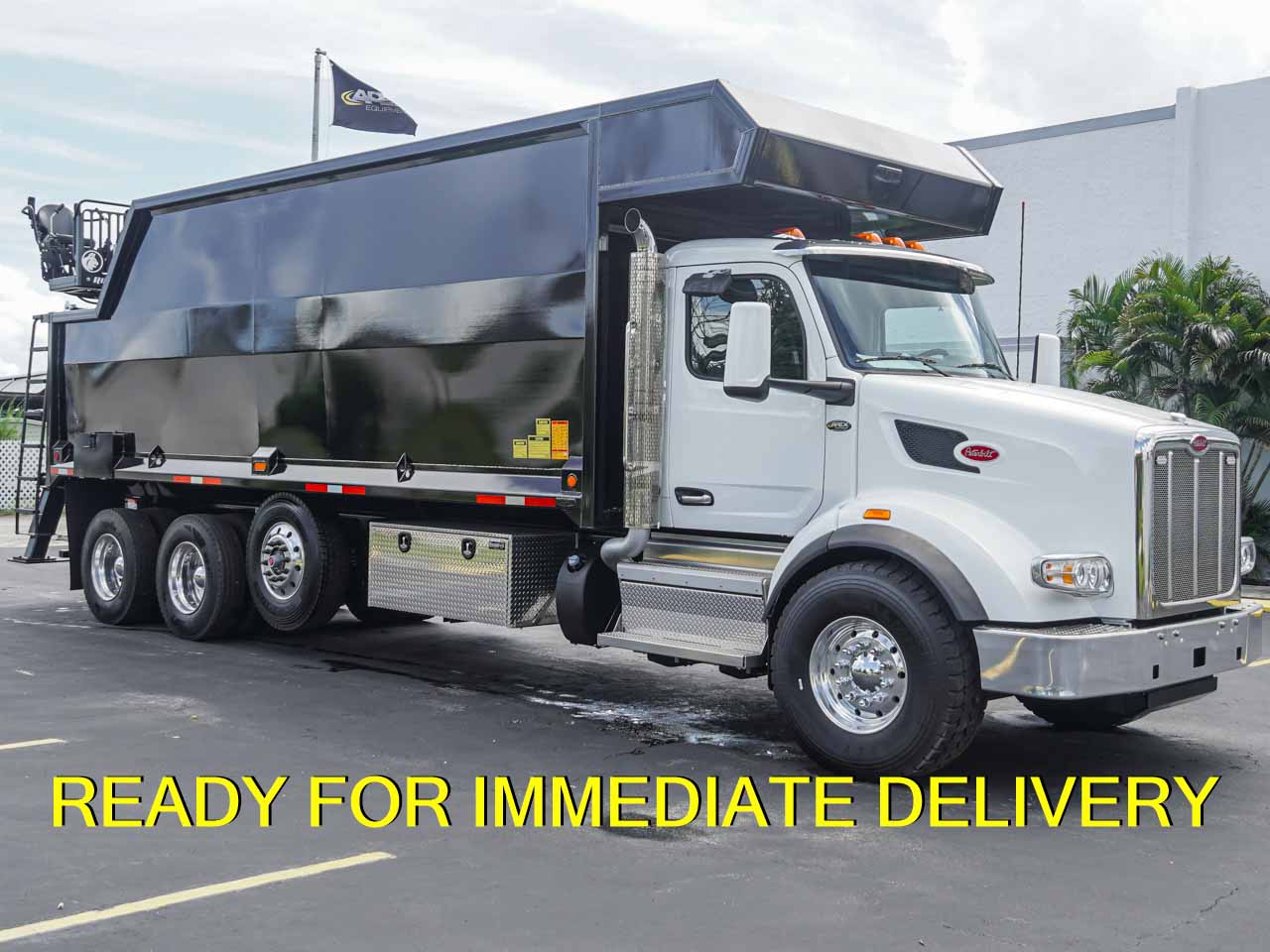 2026 PETERBILT 567 GRAPPLE TRUCK FOR SALE 2026 PETERBILT 567 GRAPPLE TRUCK FOR SALE - image 1 of 6