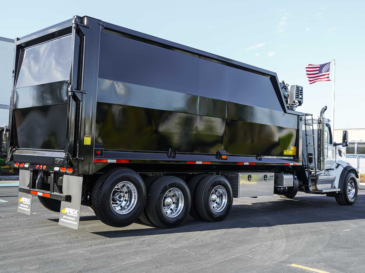 2026 PETERBILT 567 GRAPPLE TRUCK FOR SALE 2026 PETERBILT 567 GRAPPLE TRUCK FOR SALE - image 4 of 6