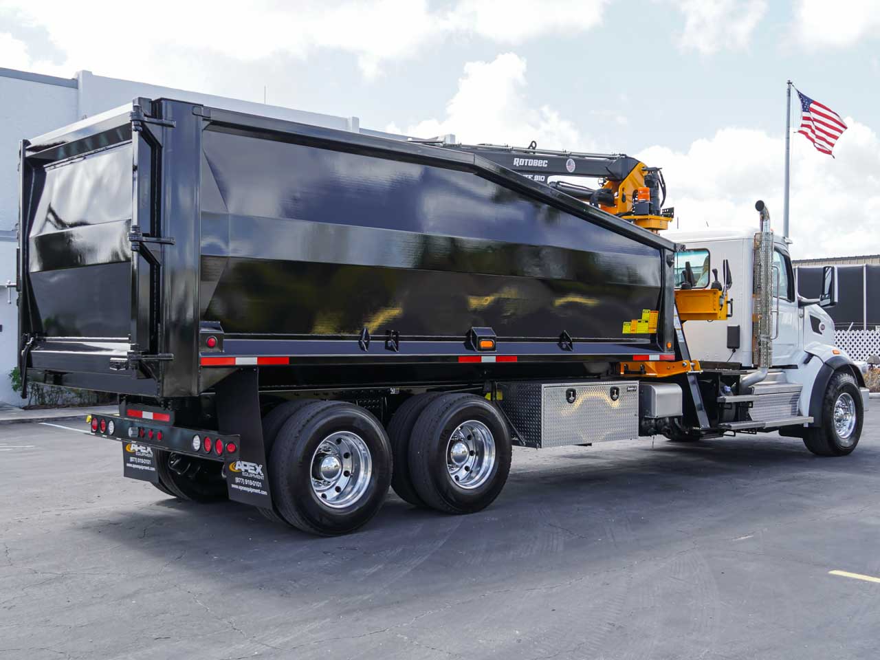 2026 PETERBILT 567 GRAPPLE TRUCK FOR SALE 2026 PETERBILT 567 GRAPPLE TRUCK FOR SALE - image 4 of 6