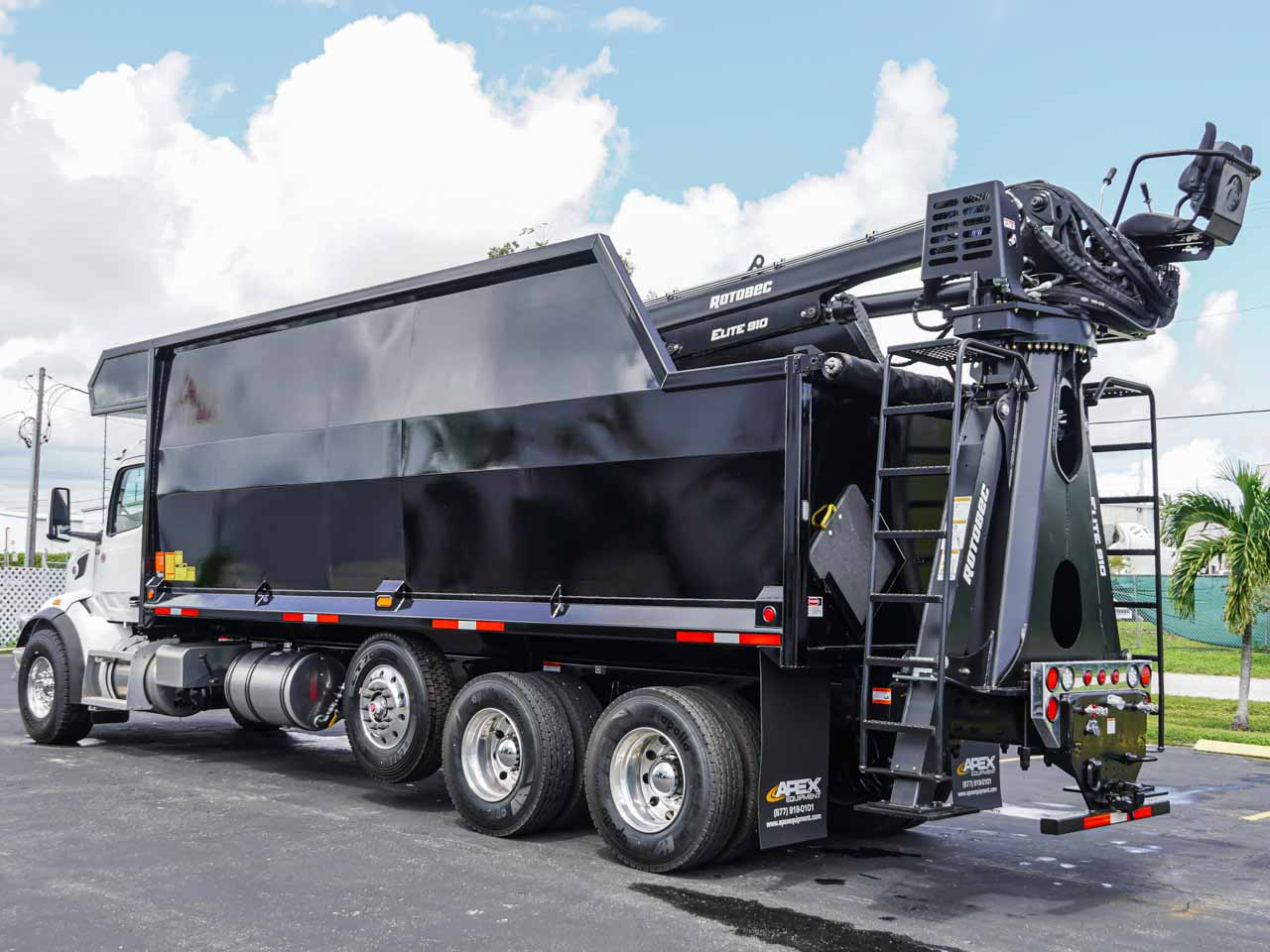 2026 PETERBILT 567 REAR MOUNT GRAPPLE TRUCK - image 4 of 6