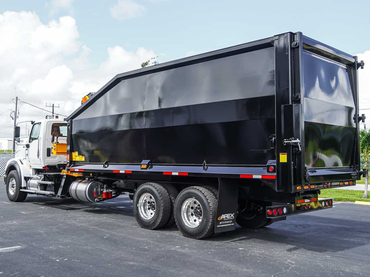 2026 INTERNATIONAL HX GRAPPLE TRUCK FOR SALE - image 5 of 6