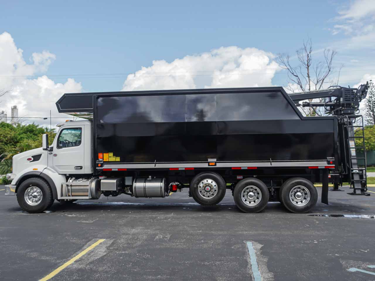 2026 PETERBILT 567 REAR MOUNT GRAPPLE TRUCK - image 6 of 6