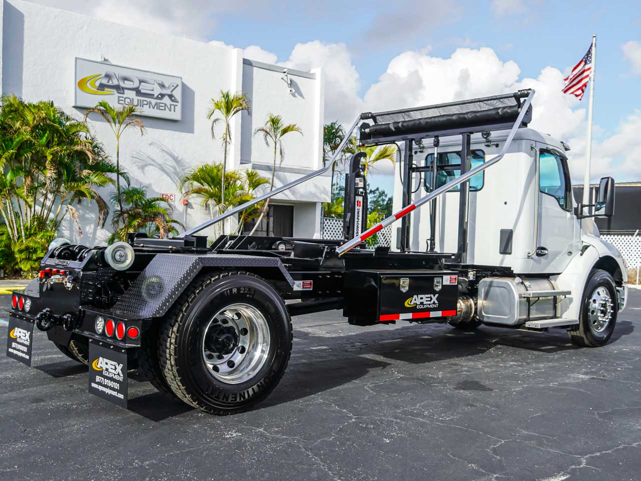 2026 KENWORTH T380 HOOKLIFT TRUCK FOR SALE 2026 KENWORTH T380 HOOKLIFT TRUCK FOR SALE - image 3 of 6