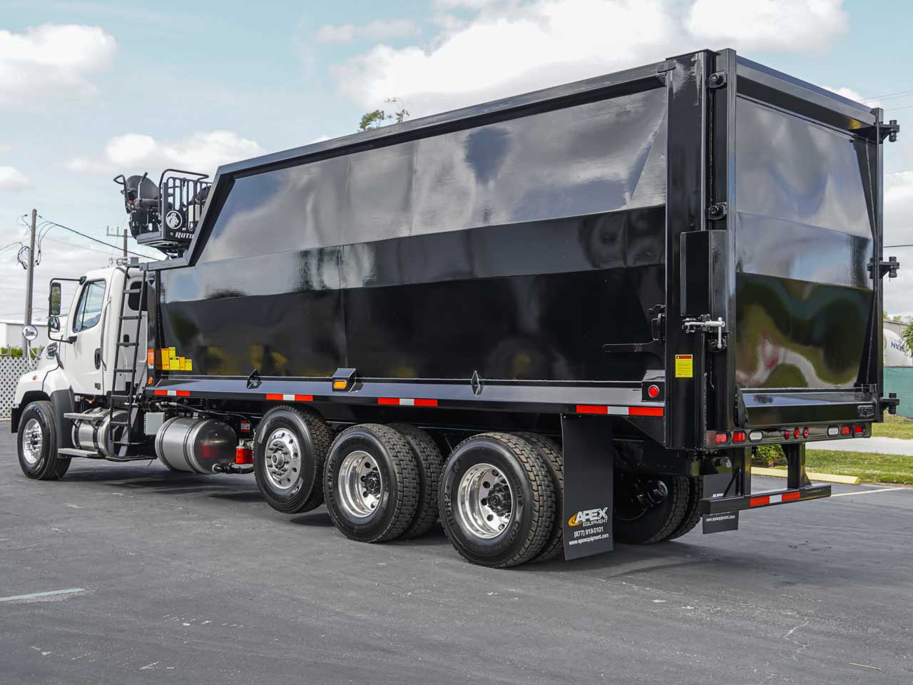 2026 FREIGHTLINER 114SD GRAPPLE TRUCK 2026 FREIGHTLINER 114SD GRAPPLE TRUCK - image 5 of 6