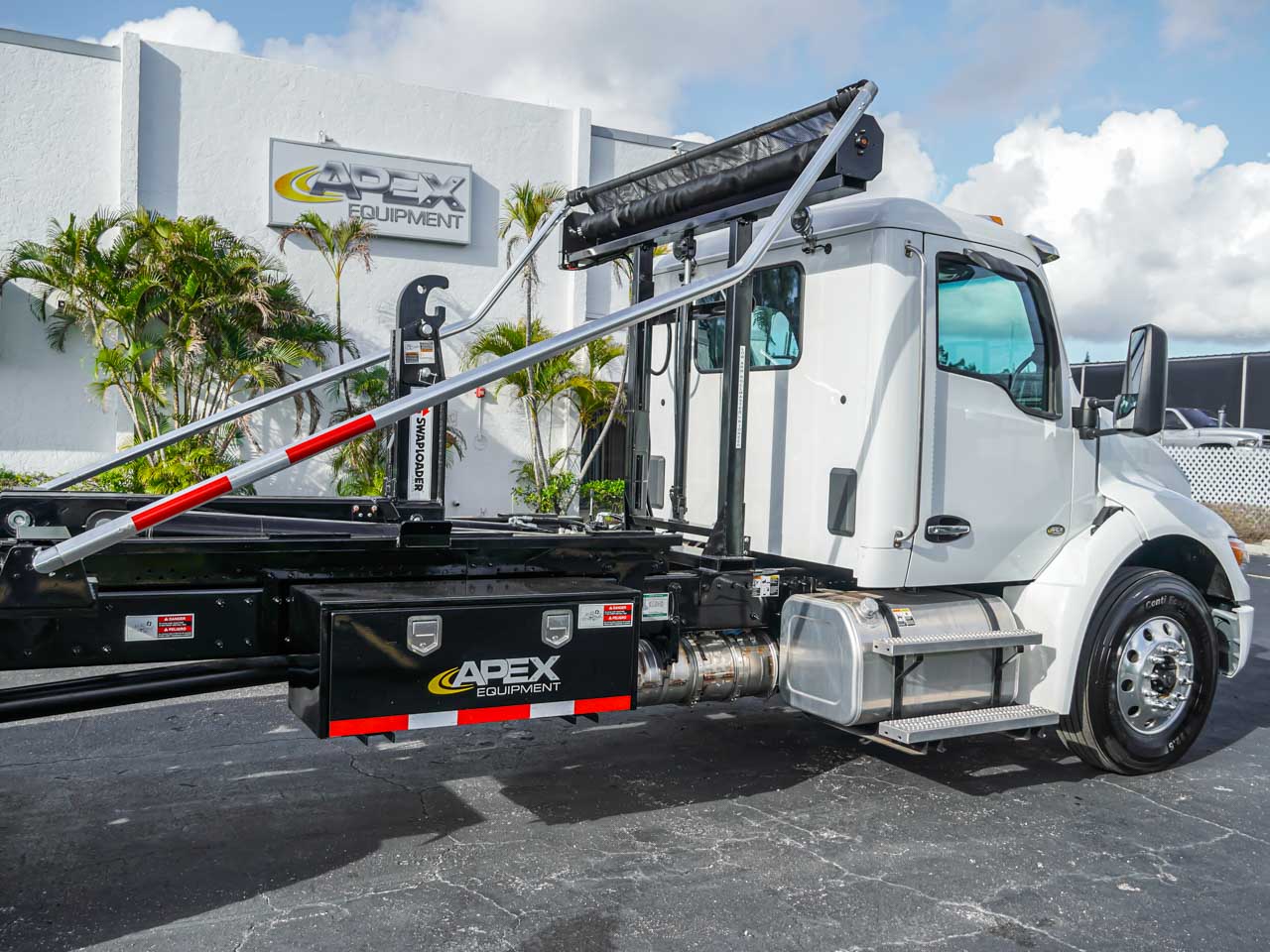 2026 KENWORTH T380 HOOKLIFT TRUCK FOR SALE 2026 KENWORTH T380 HOOKLIFT TRUCK FOR SALE - image 5 of 6