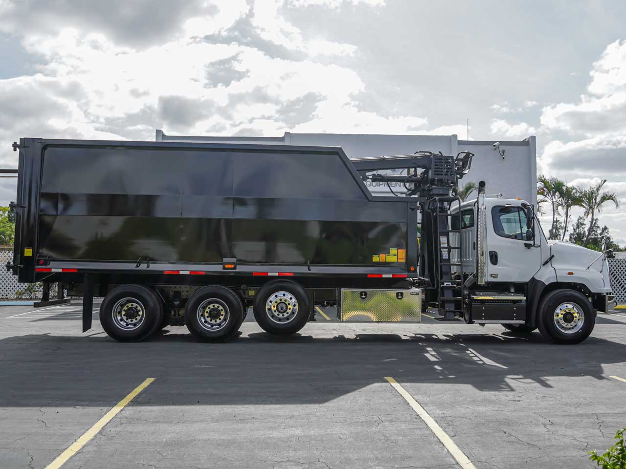 2026 FREIGHTLINER 114SD GRAPPLE TRUCK 2026 FREIGHTLINER 114SD GRAPPLE TRUCK - image 6 of 6