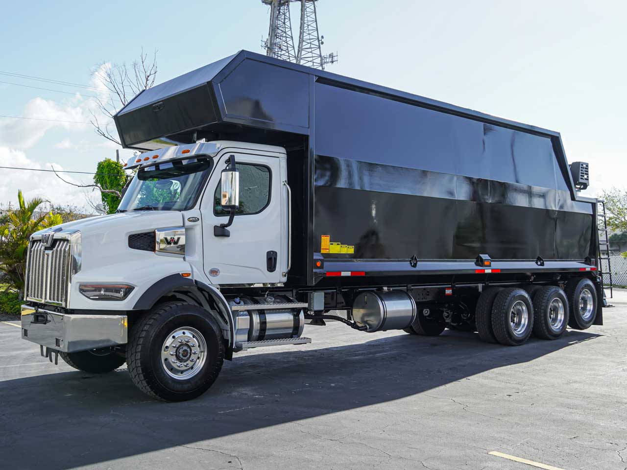 2026 47X WESTERN STAR GRAPPLE TRUCK FOR SALE 2026 47X WESTERN STAR GRAPPLE TRUCK FOR SALE - image 3 of 6