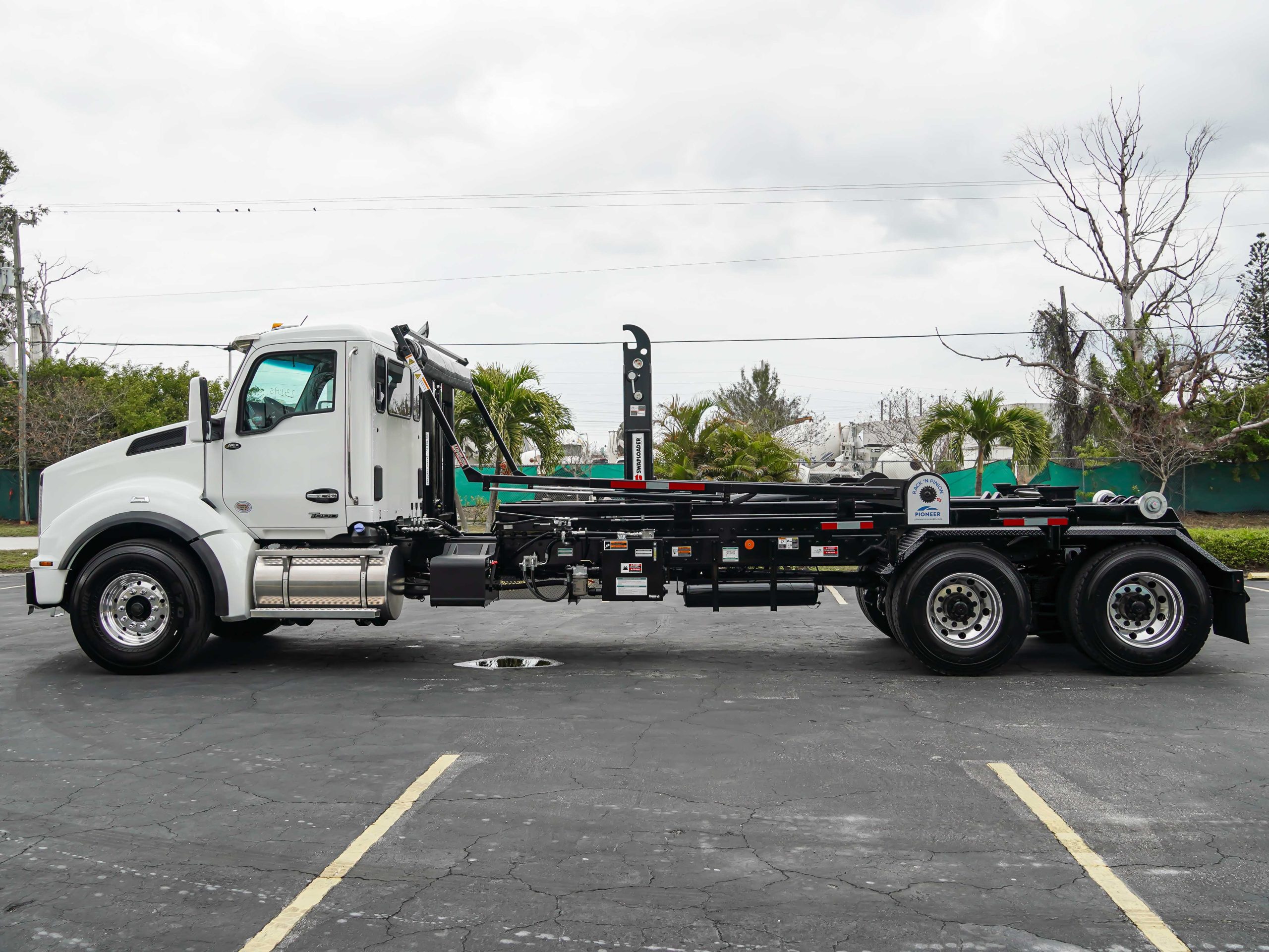 2026 KENWORTH T880 HOOKLIFT TRUCK FOR SALE 2026 KENWORTH T880 HOOKLIFT TRUCK FOR SALE - image 6 of 6