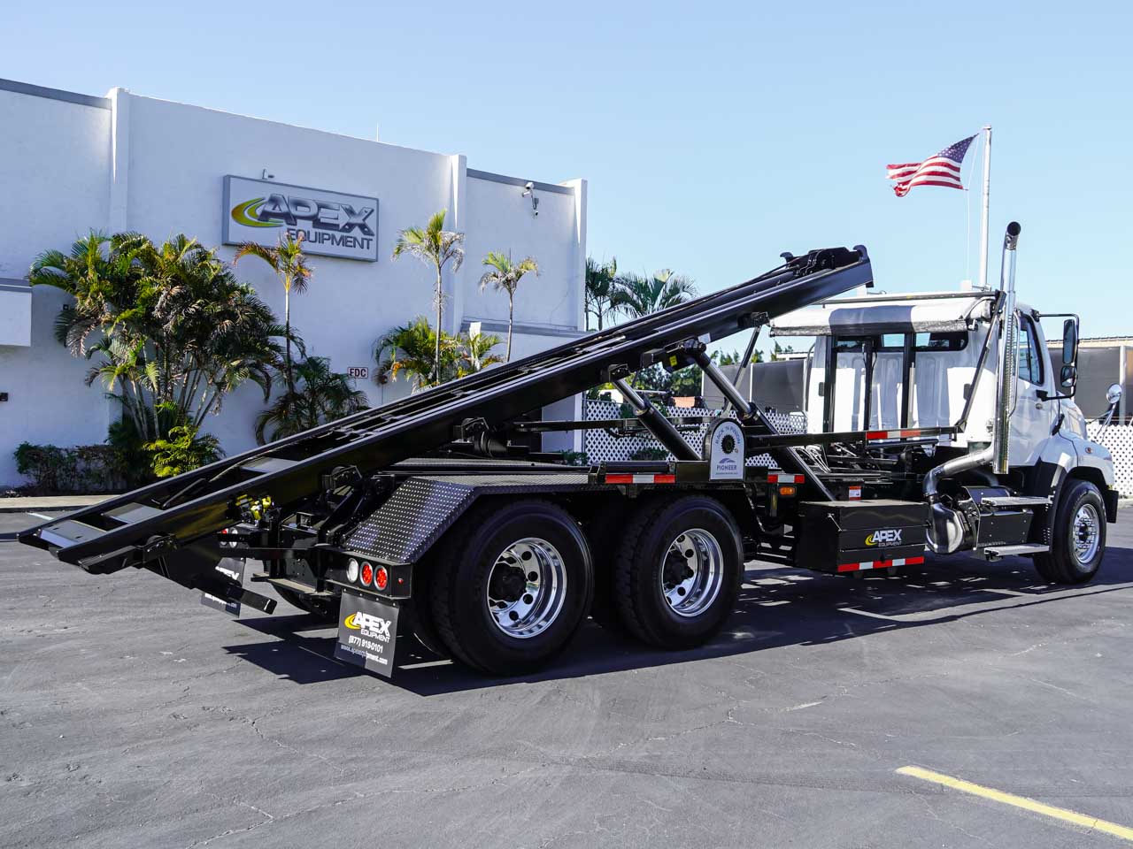 2026 FREIGHTLINER 114SD ROLL OFF TRUCK FOR SALE 2026 FREIGHTLINER 114SD ROLL OFF TRUCK FOR SALE - image 4 of 6